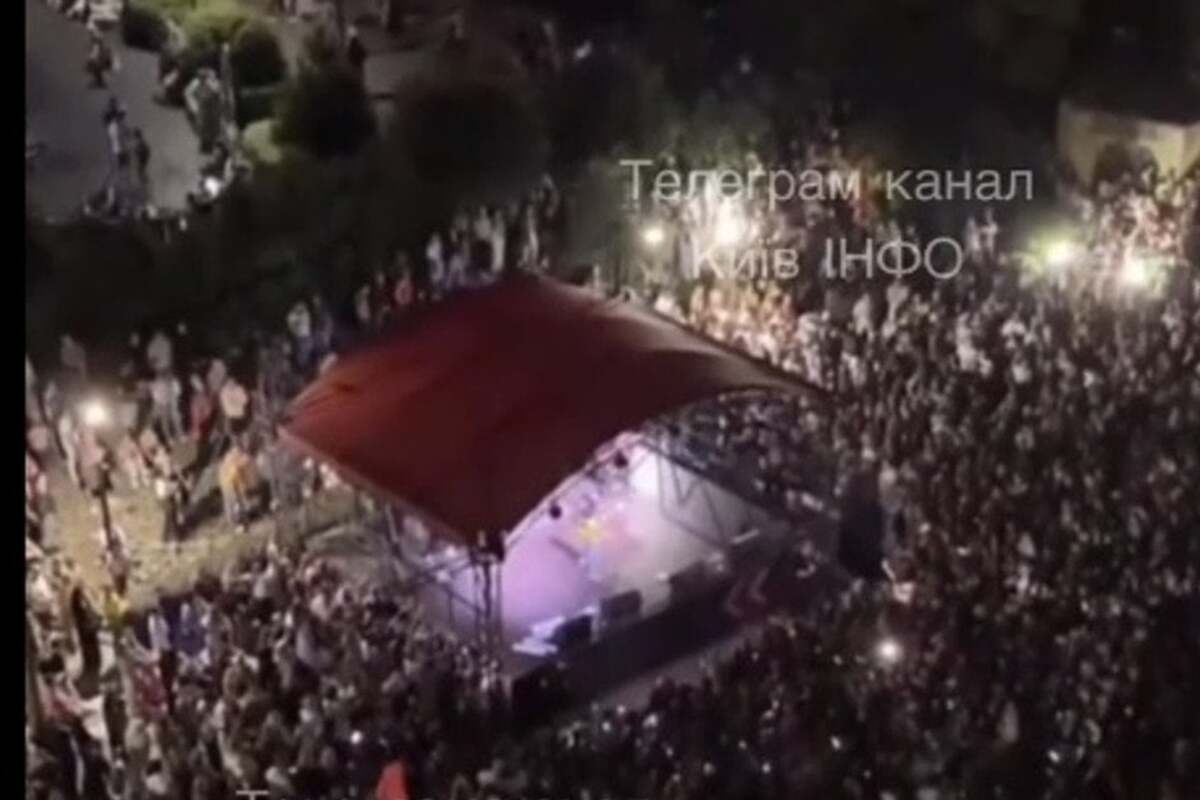 Теперь проведение всех массовых мероприятий в Украине нужно согласовывать с военными Теперь проведение всех массовых мероприятий в Украине нужно согласовывать с военными