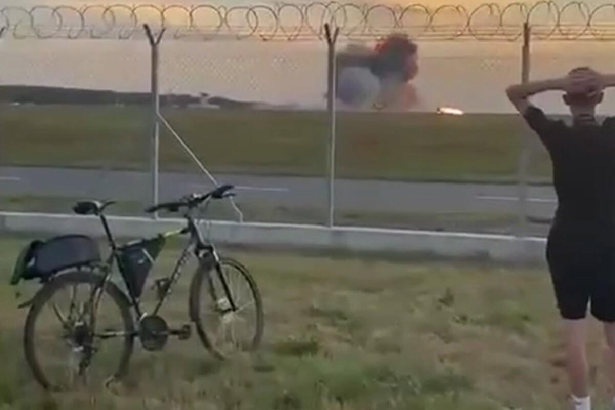 Розбився винищувач F-16, а його пілот не встиг катапультуватися Розбився винищувач F-16, а його пілот не встиг катапультуватися