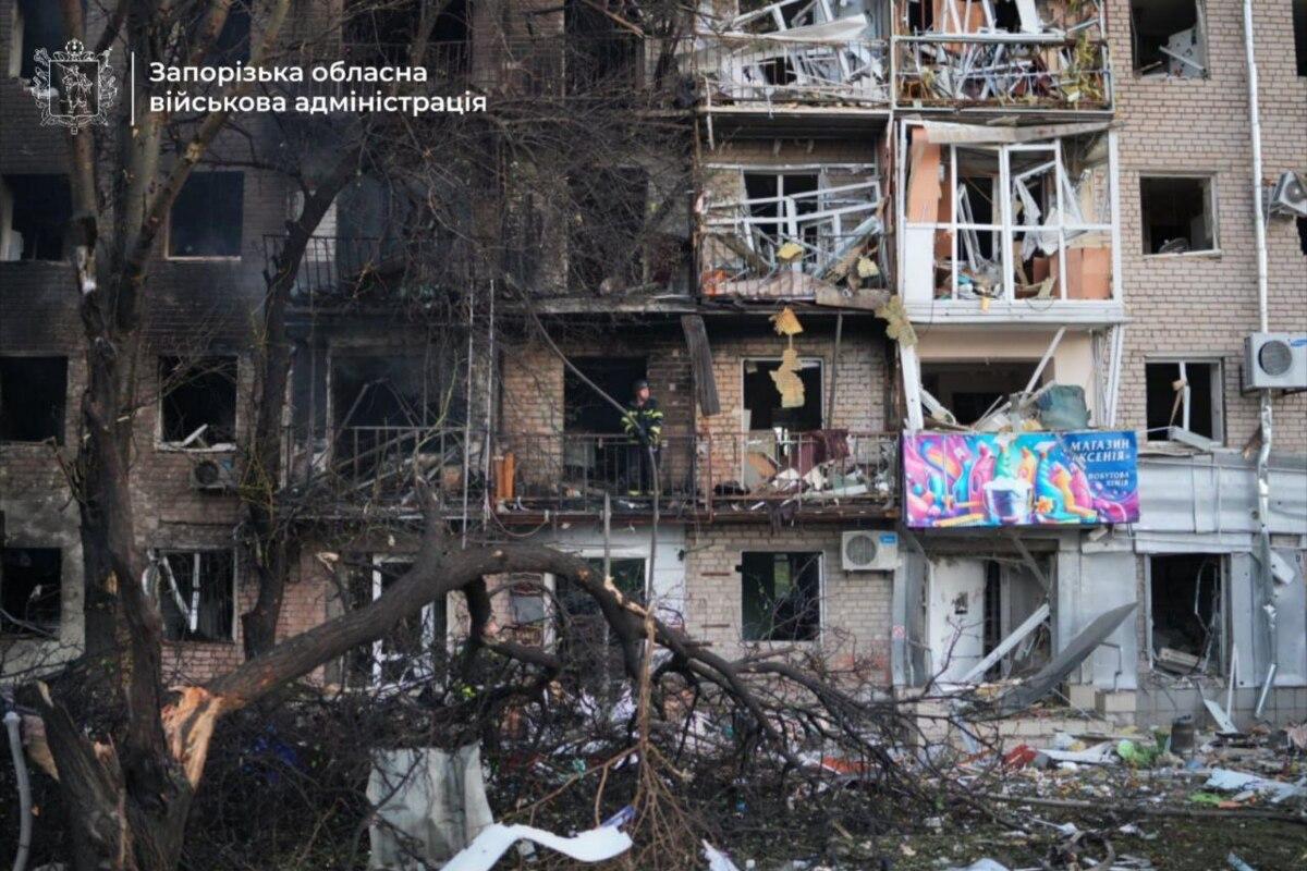 Нічна атака на Запоріжжя: загинула людина, 22 поранених, серед них троє дітей Нічна атака на Запоріжжя: загинула людина, 22 поранених, серед них троє дітей