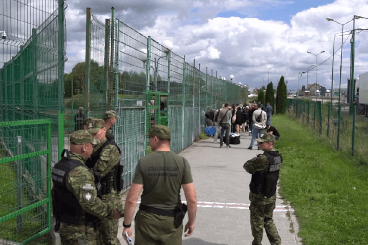 Польща "не терпітиме": як вислали українців, які почали "становити загрозу"