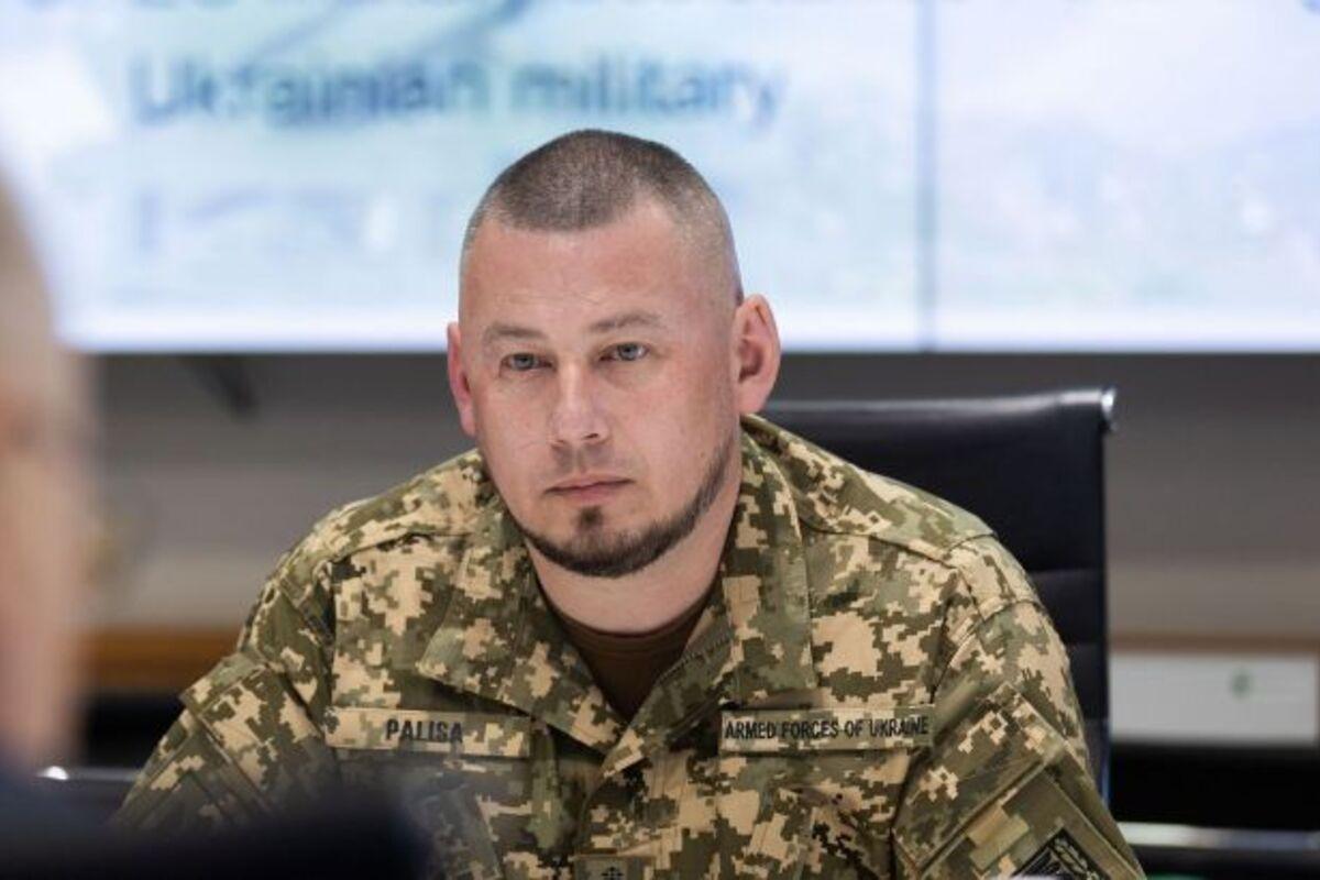 В Офісі президента пояснили, чому дозволили виїжджати за кордон чоловікам до 22 років/Фото: facebook.com/Pavlo.Palisa В Офісі президента пояснили, чому дозволили виїжджати за кордон чоловікам до 22 років