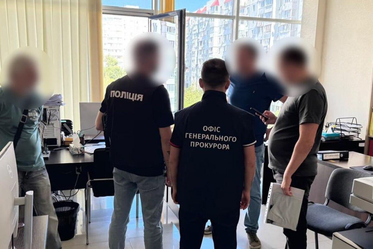 Двоє чиновників вкрали 25 мільйонів гривень, виділених для ЗСУ/Фото: Нацполіція Двоє чиновників вкрали 25 мільйонів гривень, виділених для ЗСУ
