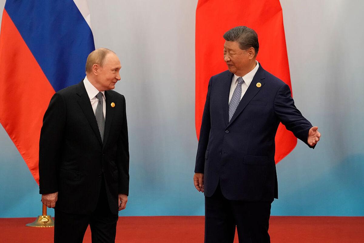 В Пекине Путин и Си решили «отпраздновать» победу во Второй мировой, проигнорировав весь мир/Фото: Getty Images Путин и Си решили переписать итоги Второй мировой и назвали себя "главными героями"