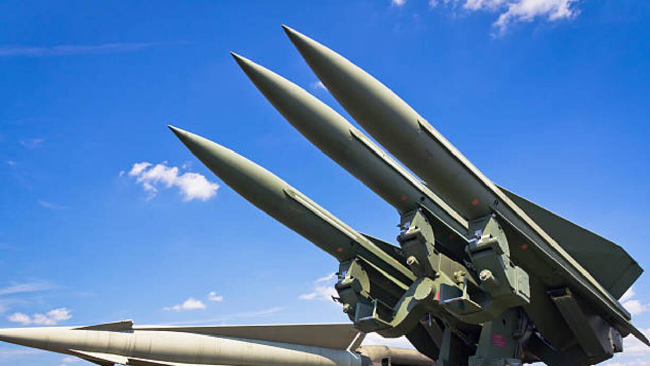 Сікорський просить “антидронову стіну” для Польщі, Німеччина радить залишити Patriot в Україні