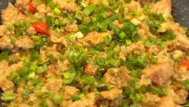 Рецепт идеального ужина за 20 минут: готовим рис с курицей и овощами