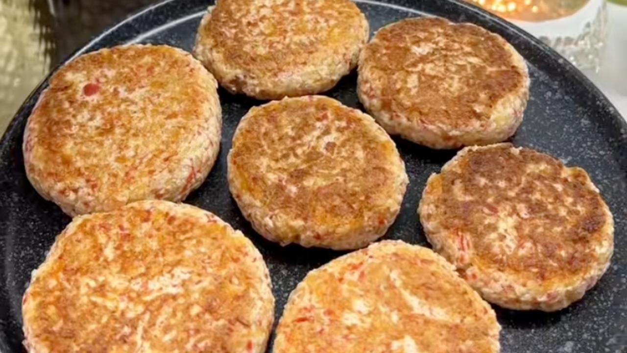 Оригинальные котлеты из крабовых палочек: не уступают мясным