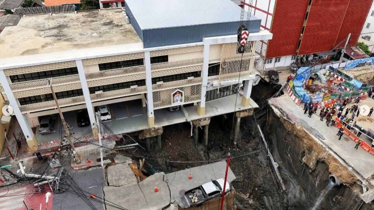 В Бангкоке из-за обрушения дороги образовалась огромная провальная воронка