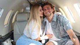 Илья и Ангелина Забарные в салоне самолёта