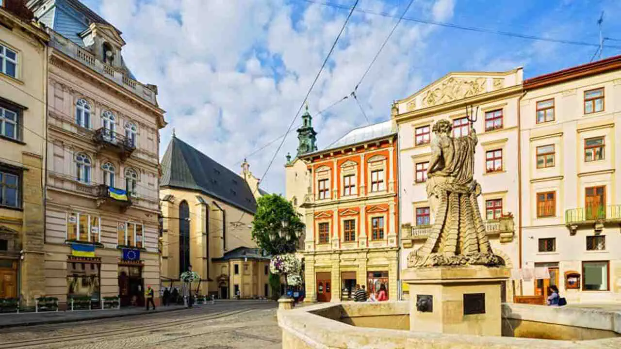 Куди поїхати на вихідні в Україні: 5 безпечних направень для осіннього вікенду