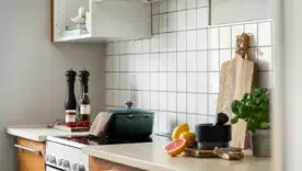 Невидимые микробы: эти 10 безобидных привычек превращают вашу кухню в рассадник бактерий