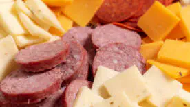 Закінчився термін придатності? Ці продукти краще викинути без вагань