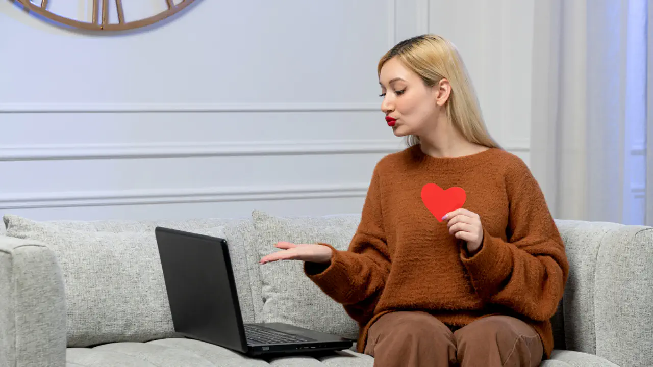 Фейковые чувства, реальные потери: как мошенники втираются в доверие на сайтах знакомств