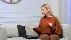 Фейковые чувства, реальные потери: как мошенники втираются в доверие на сайтах знакомств