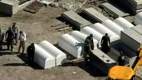 Рабочий погиб, попав под склеп в похоронном бюро