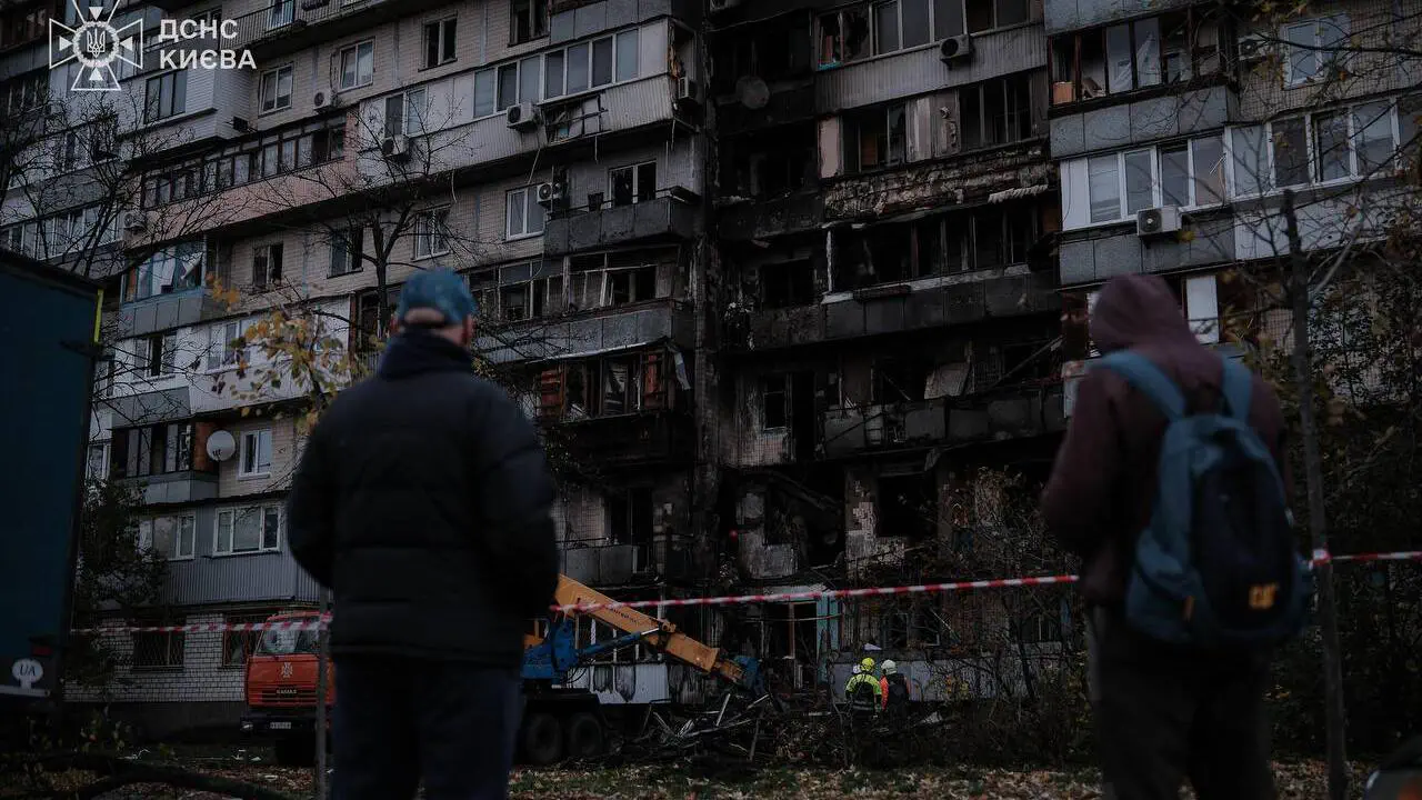 "Бавовна" над Тулою, атака на Київ, "перша леді-чоловік" та цукерки Путіна
