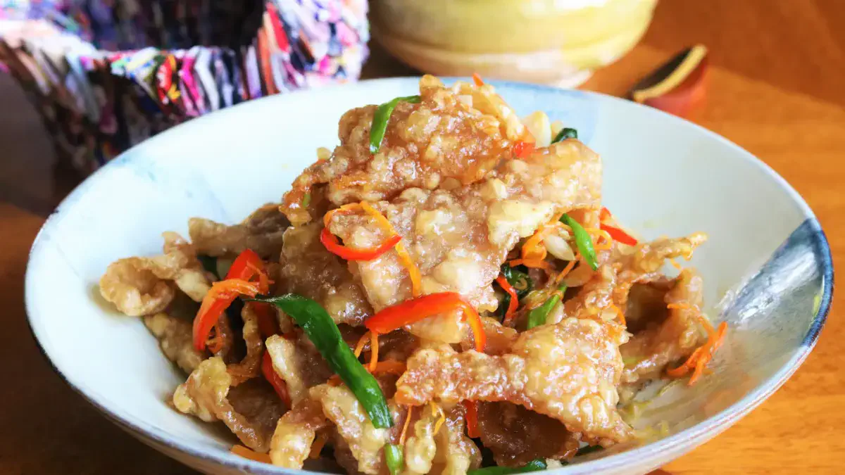 Хрустка свинина в кисло-солодкоиу соусі: рецепт ресторанного рівня вдома