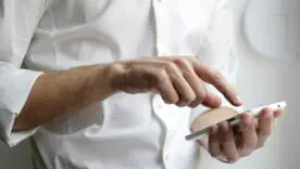 Этот простой трюк продлит заряд вашего телефона на несколько минут