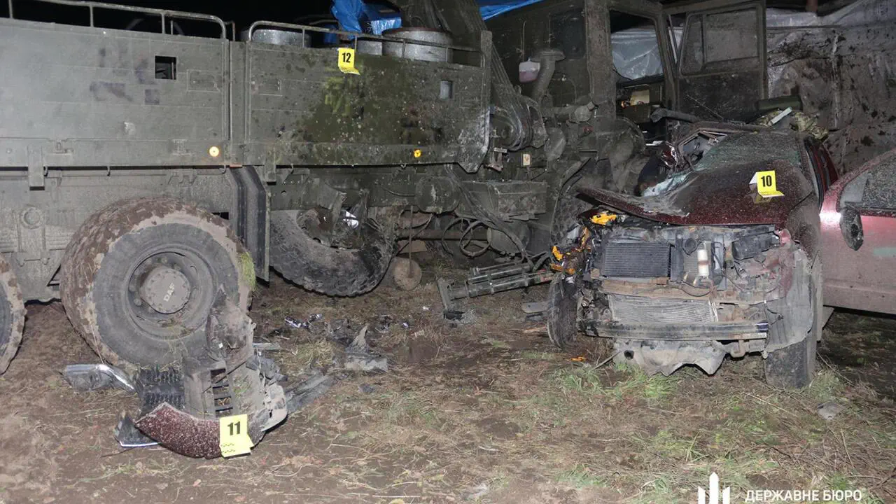 На Львівщині загинули четверо військових: авто вилетіло з дороги й зіткнулося з вантажівкою