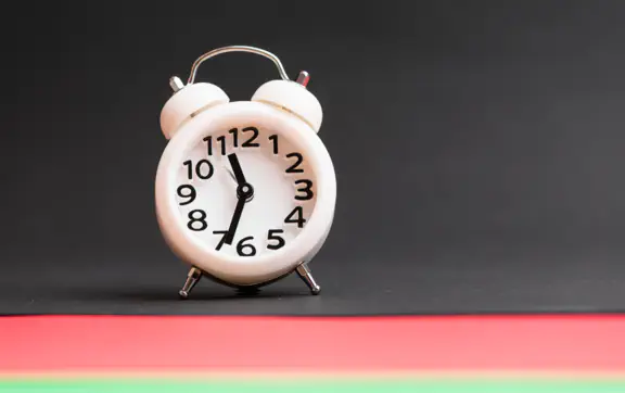 Ангельская нумерология: что значат одинаковые числа на часах