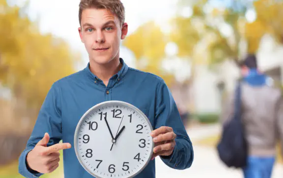 Время 13:13 на часах: значение в нумерологии