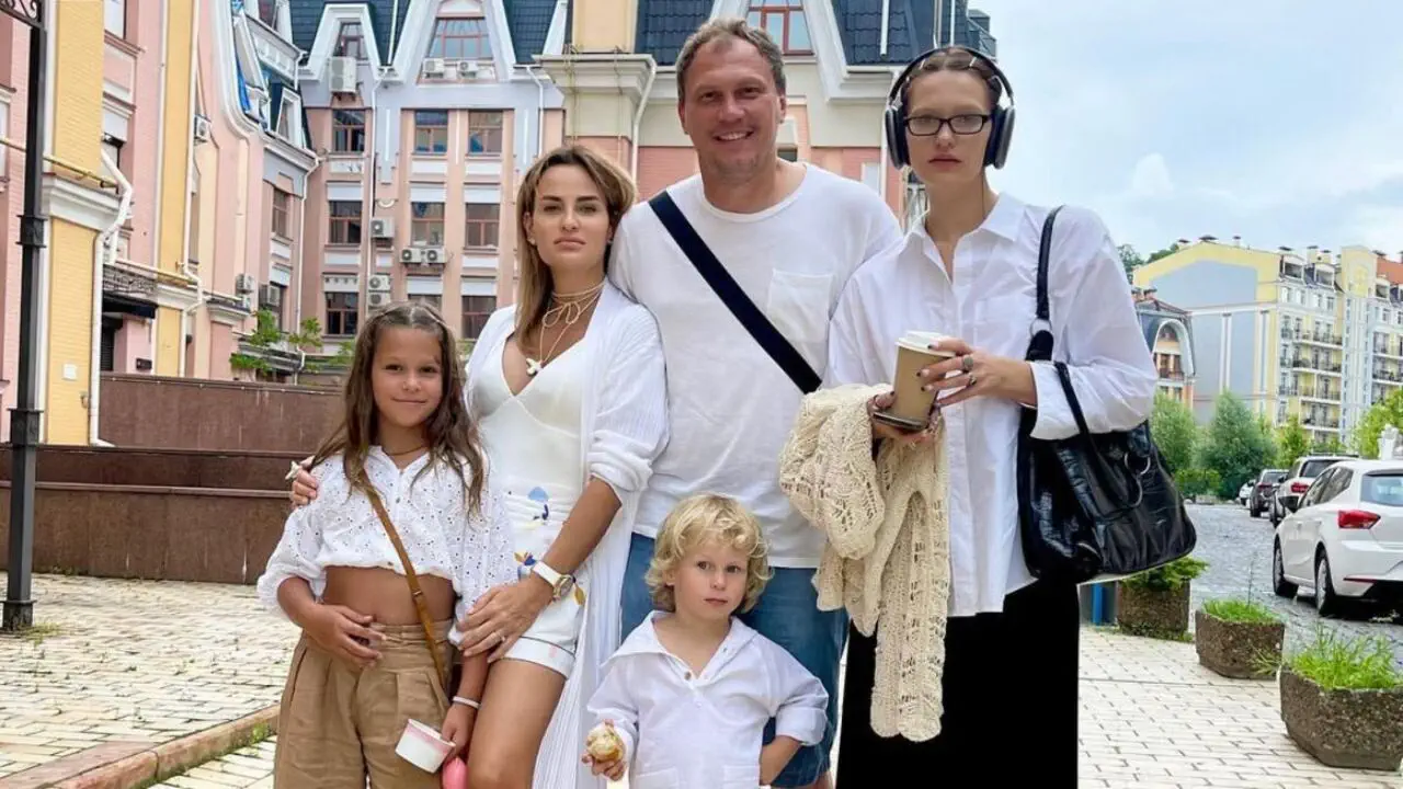 Андрей Пятов с семьёй