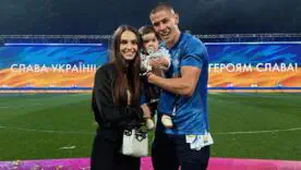 Денис Попов з родиною