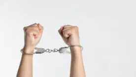 Учительницу физкультуры арестовали за сексуальное насилие над несовершеннолетним учеником