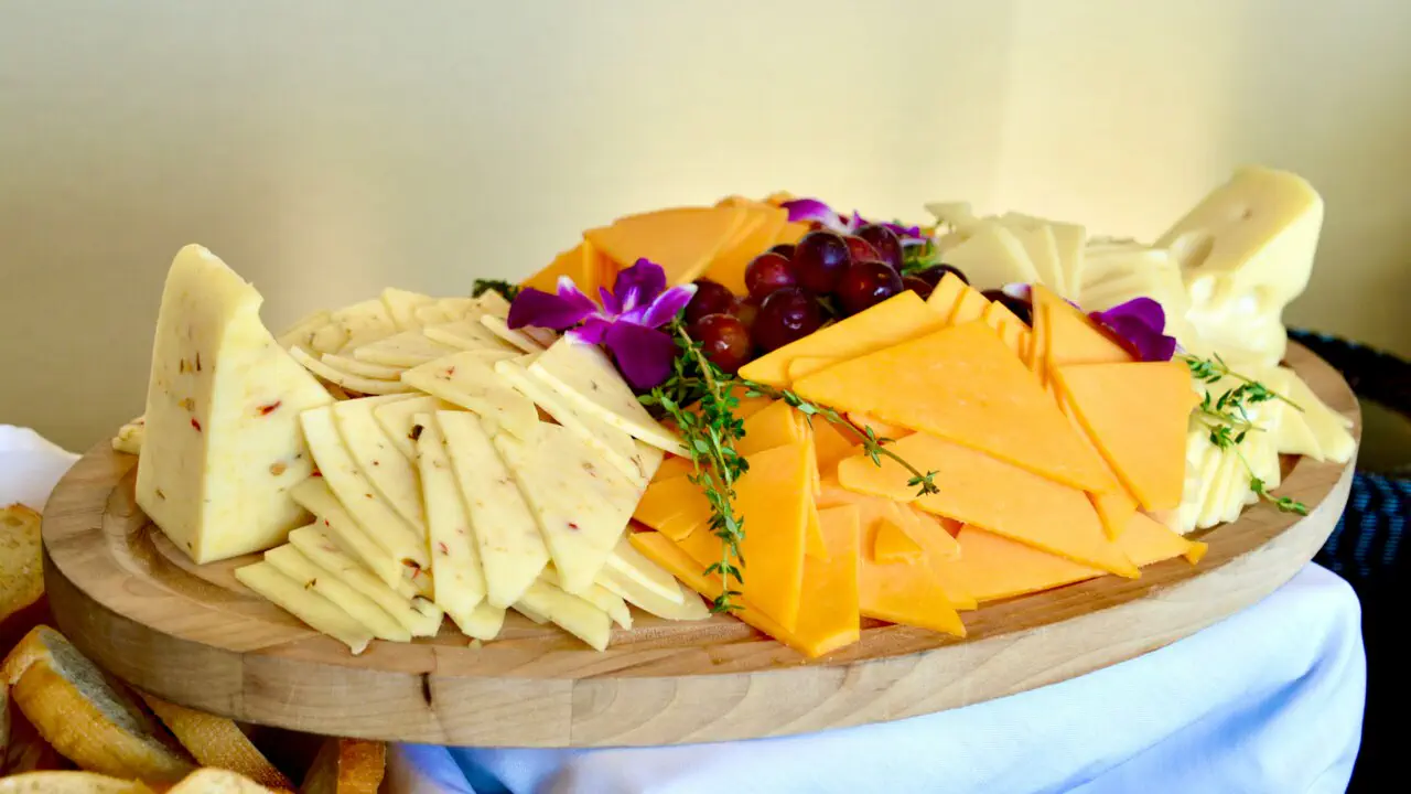 Король среди сыров: швейцарский Грюйер снова покорил World Cheese Awards