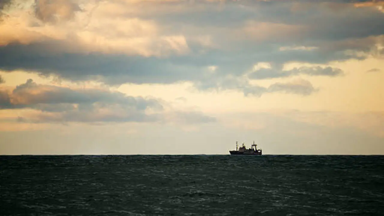 Операція на дні моря: ВМС США прагнуть забрати розбитий літак до того, як його знайде Китай
