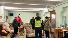 Жінка обмежувала доступ до частини укриття у приміщенні однієї з бібліотек Подільського району столиці під час повітряної тривоги