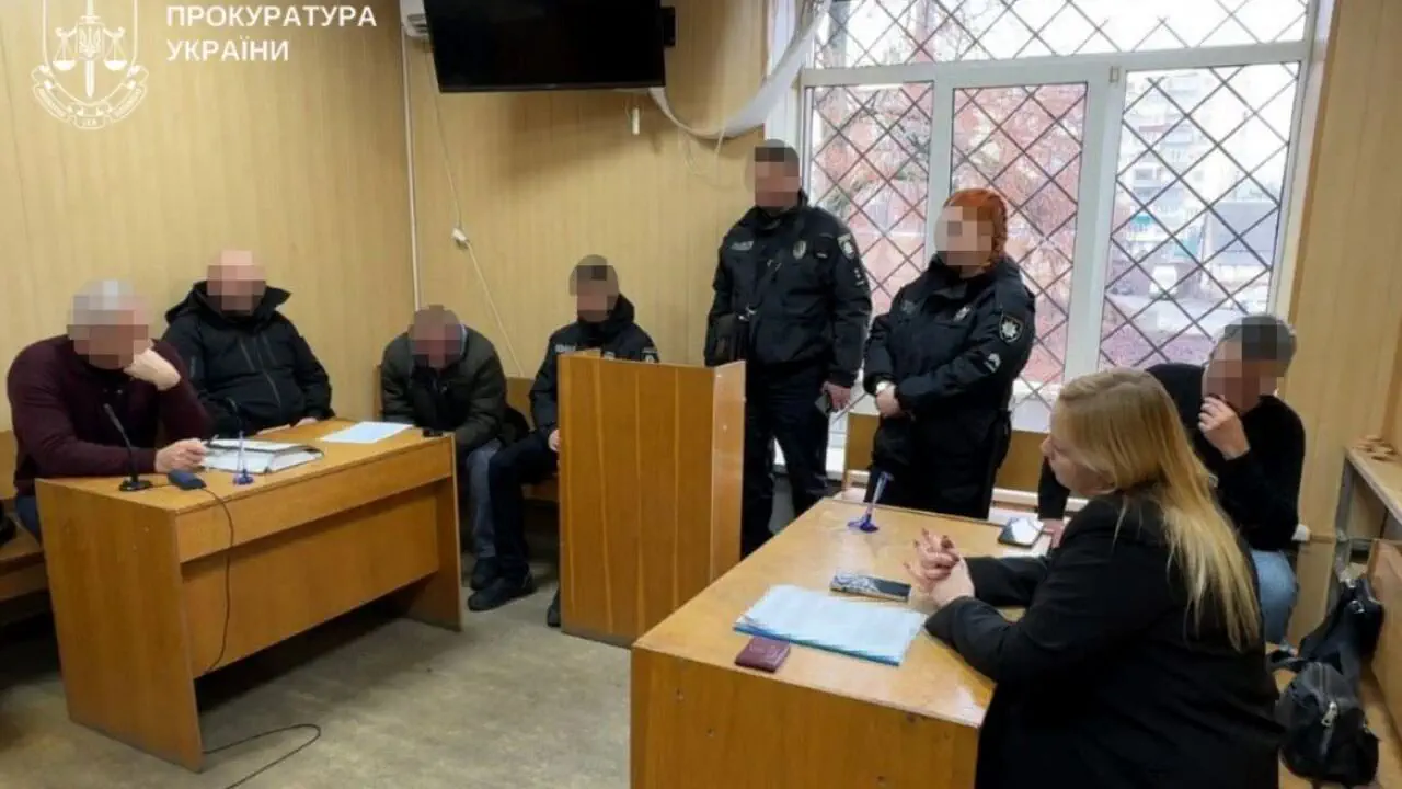Смертельное ДТП в Карловке: суд отправил под стражу полицейского, сбившего двух 17-летних сестер