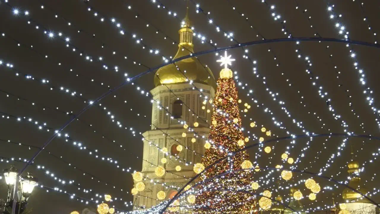 Вместо оливье и телевизора: почему украинцы выбирают новогодние туры и какие цены в этом году