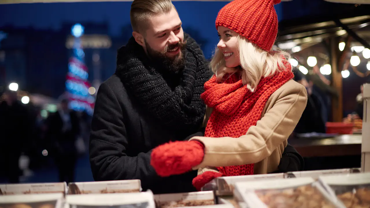 Как собрать продукты на новогодний стол / Фото: Freepik