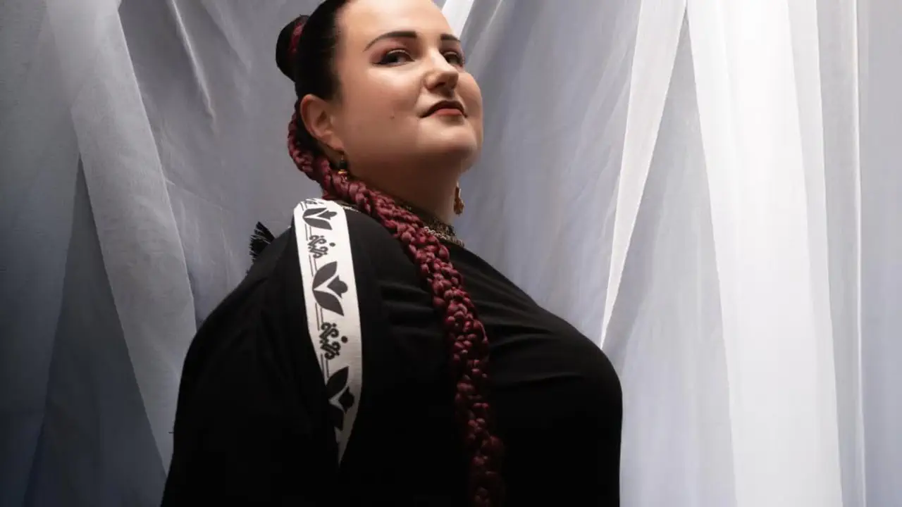 Суперзвезда с минимальным доходом: alyona alyona о реальности шоу-бизнеса и поисках заработка