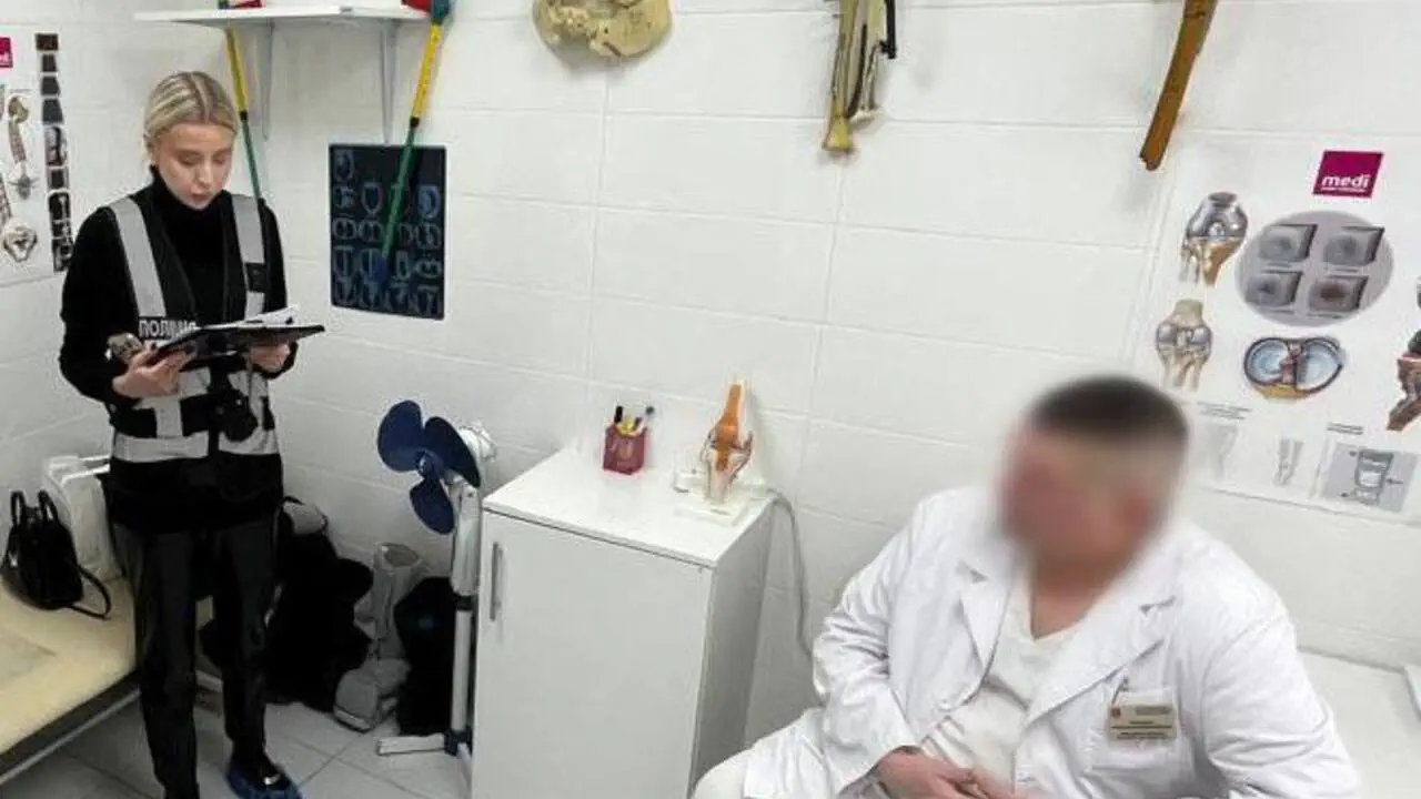 Столичний травматолог вимагав гроші за встановлення апарату Ілізарова військовому