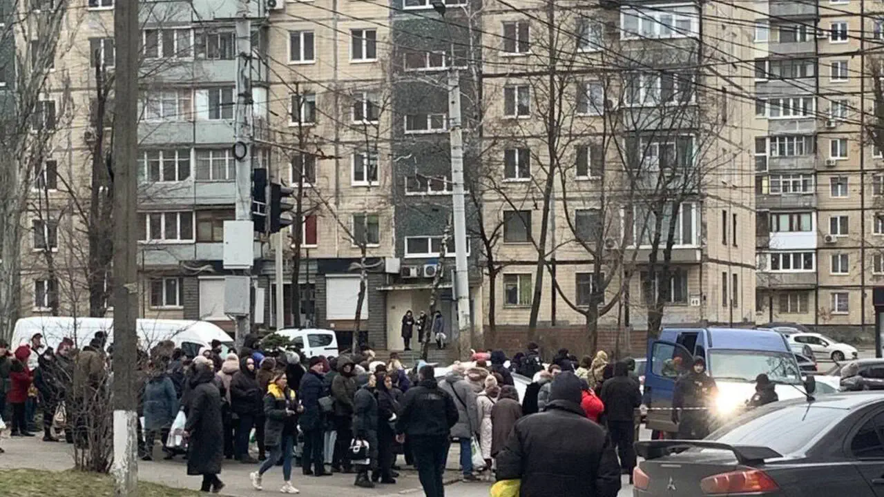 У Дніпрі чоловік порізав ТЦКашніків — другі відповіли стрільбою