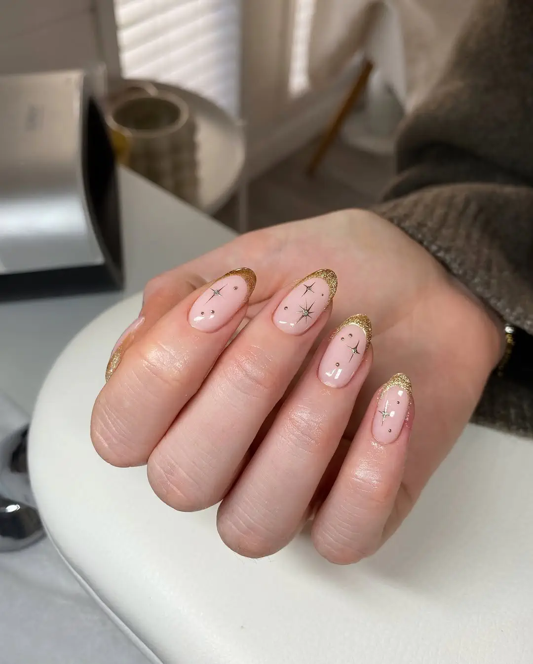 Фото: Instagram @nellielouisenails