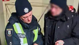Правила тепер важливіші за життя? Охоронець підземного паркінгу заблокував людям прохід в укриття
