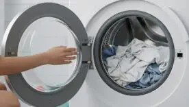 чому не можна закривати двері пральної машини 