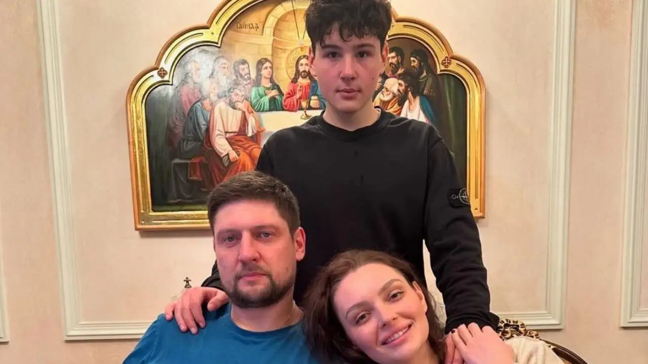 Євген Селезньов із сином та дружиною