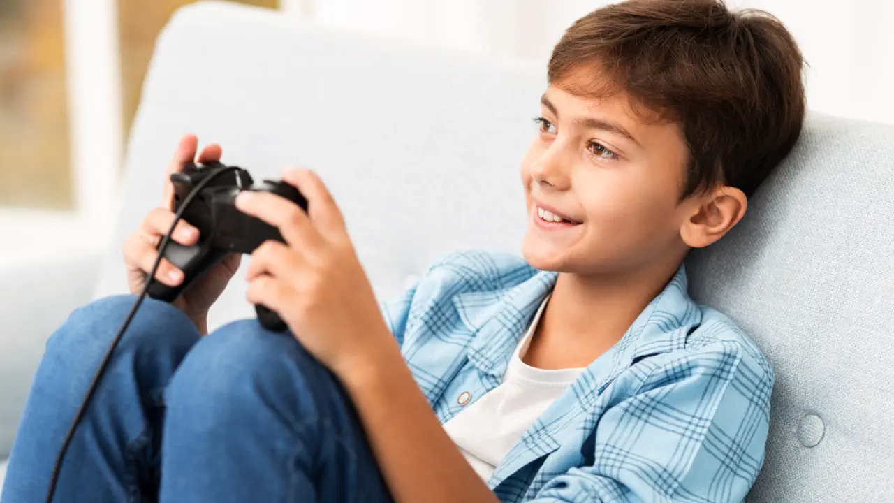 12-летний стример Fortnite бросает школу, чтобы стать профессионалом, и родители согласны