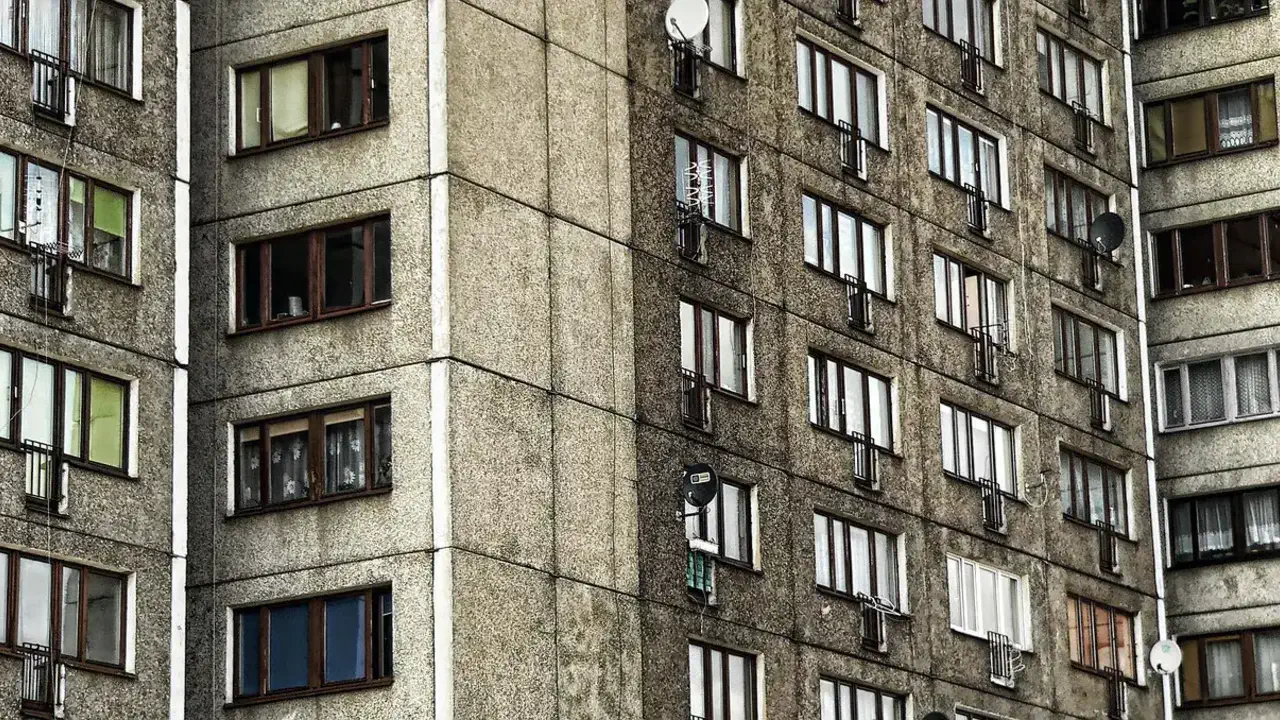 Кровавое утро в Запорожье: мать выбросила 8-летнюю дочь с 9-го этажа и прыгнула следом