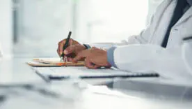 78 років і несподівані зміни: що означає збільшення грудей?
