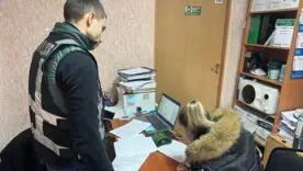 Сон у туалеті та черствий хліб: жахливе «дитинство» 9-річної дитини закінчилося втручанням поліції