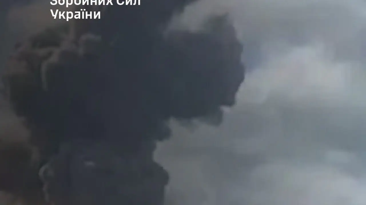 Генштаб подтвердил попадания по нефтяным объектам и пунктам управления врага в Крыму и РФ