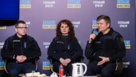 У Києві відновлюють електропостачання: рятувальники з інших регіонів допомагають енергетикам