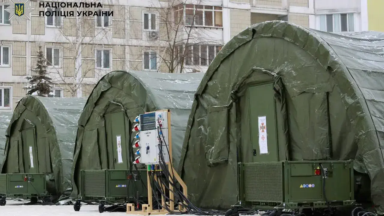 Поліція та ДСНС на варті: як працюють мобільні пункти допомоги у Деснянському районі