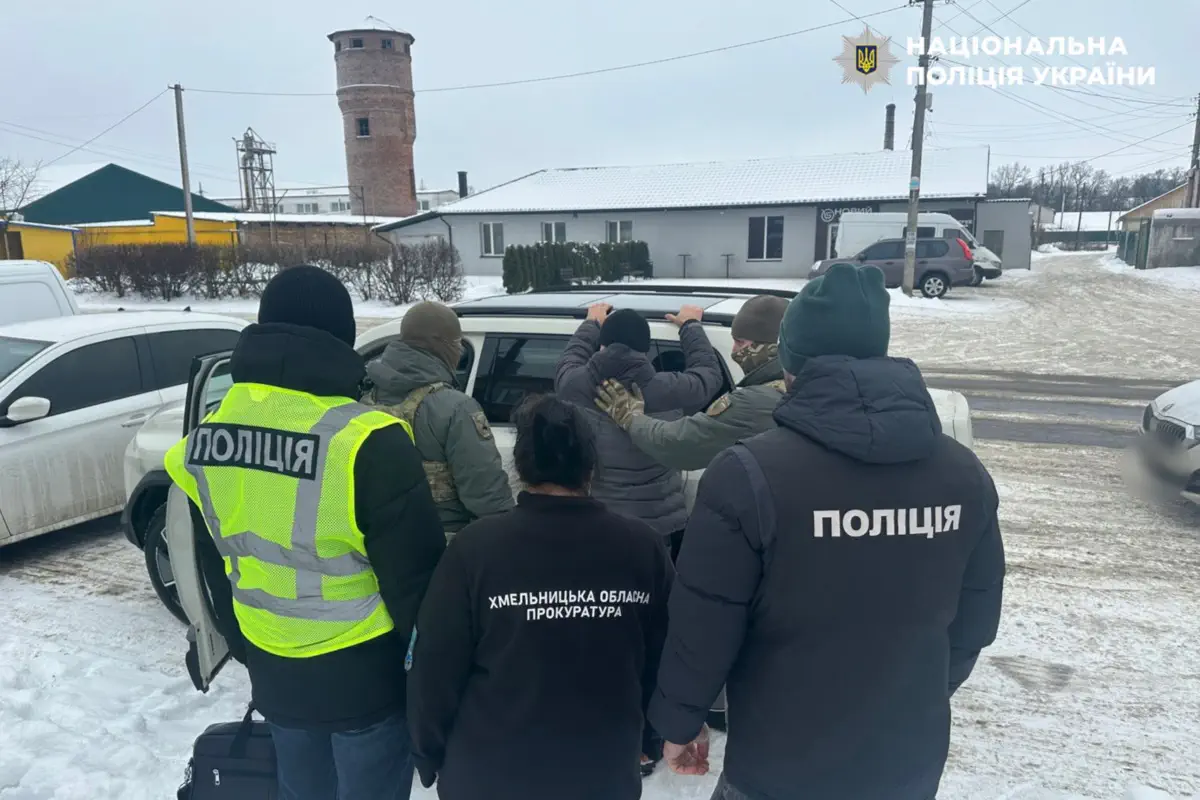 Вимагав 150 000 доларів з родини військового – на Хмельниччині поліція затримала зловмисника/Фото: Нацполіція