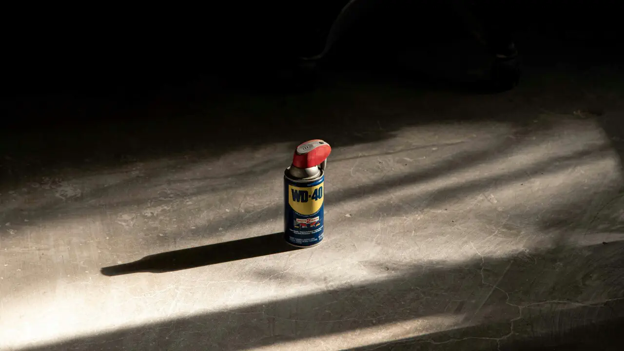 5 лайфхаків із WD-40 для прибирання та захисту поверхонь