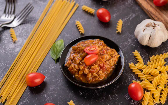 Болоньєзе не за правилами: як паста від Брукліна Бекхема розлютила італійців